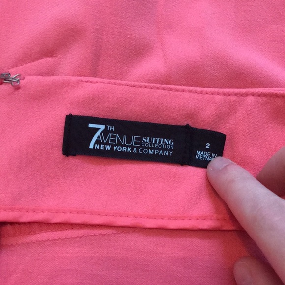 New York & Company 7th Avenue Suiting Collection midi coral size 2 skirt - Picture 5 of 5